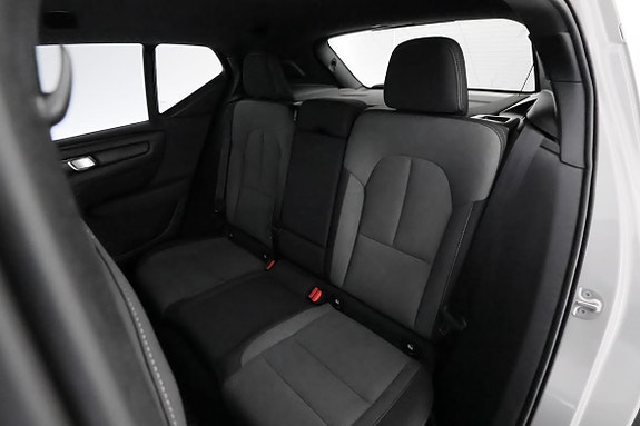 Volvo XC40 17 of 30