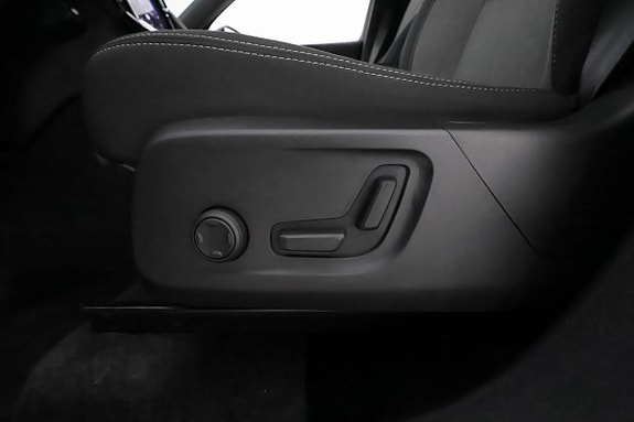 Volvo XC40 16 of 30