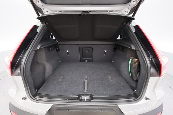 Volvo XC40 19 of 30