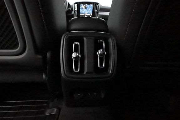 Volvo XC40 18 of 30
