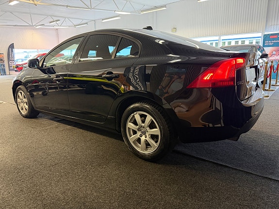Volvo S60 4 of 20