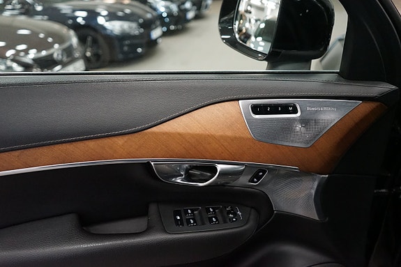 Volvo XC90 21 of 25