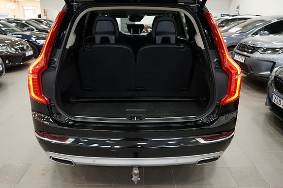 Volvo XC90 8 of 25