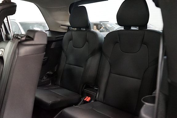 Volvo XC90 19 of 25