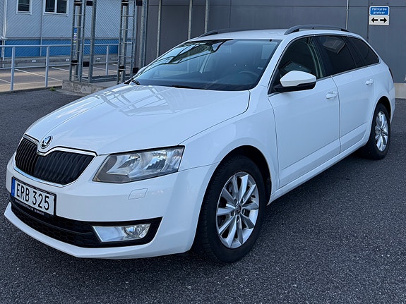 Skoda Octavia 2 of 10