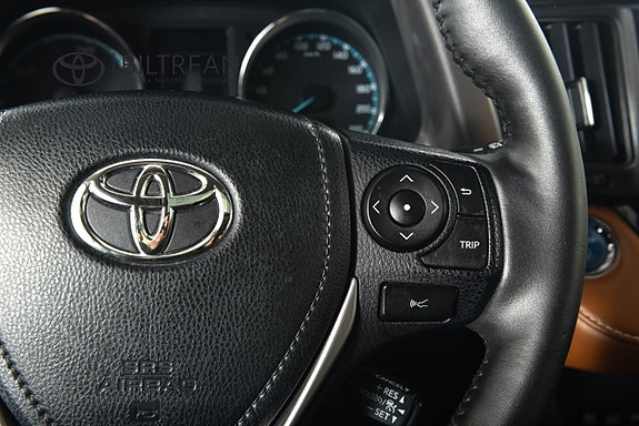 Toyota RAV4 14 of 23