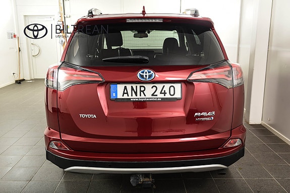 Toyota RAV4 4 of 23