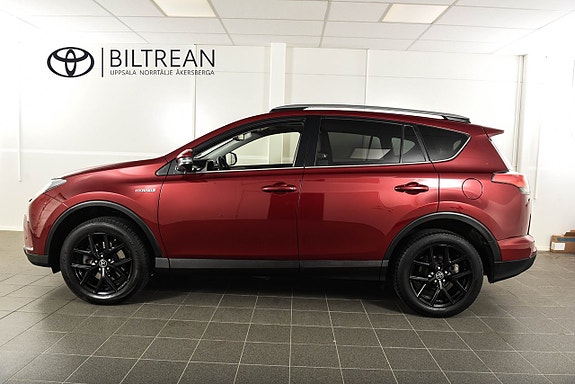Toyota RAV4 2 of 23