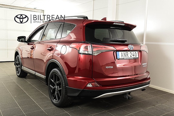 Toyota RAV4 3 of 23
