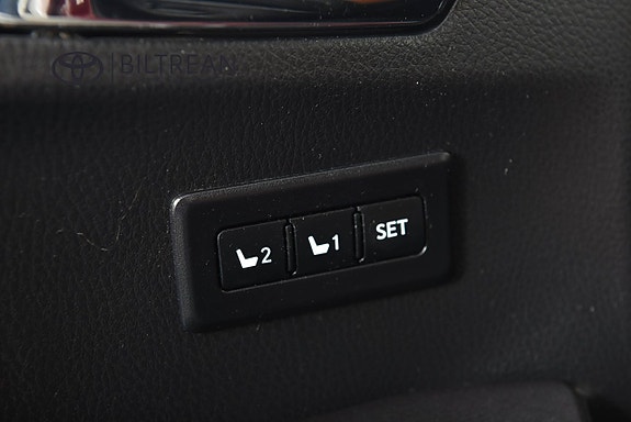Toyota RAV4 12 of 23