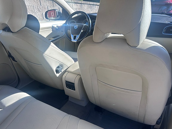 Volvo V60 3 of 10