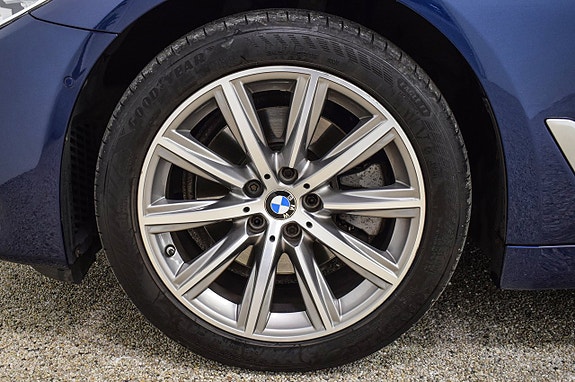 BMW 520d 25 of 30