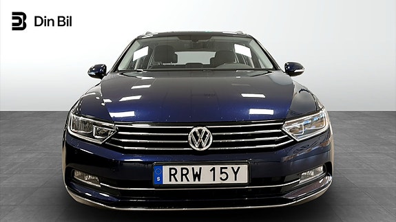 Volkswagen Passat 4 of 12