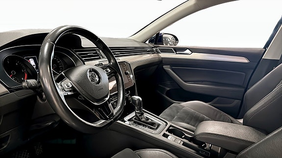 Volkswagen Passat 7 of 12