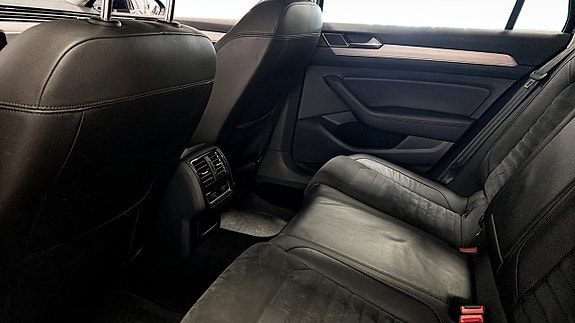 Volkswagen Passat 11 of 12