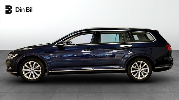 Volkswagen Passat 2 of 12