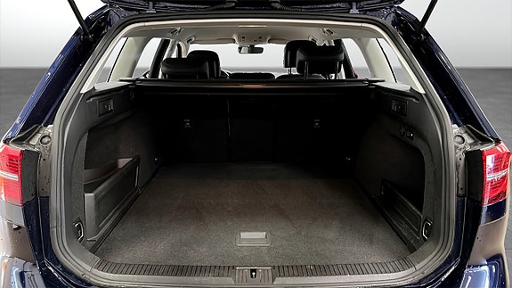 Volkswagen Passat 12 of 12
