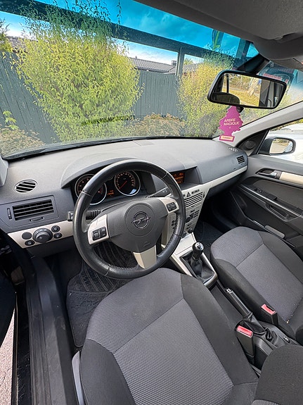 Opel Astra 9 of 12
