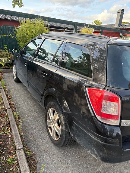 Opel Astra 2 of 12