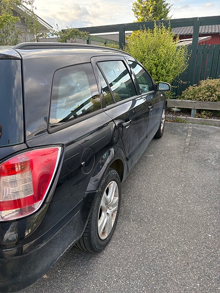 Opel Astra 3 of 12