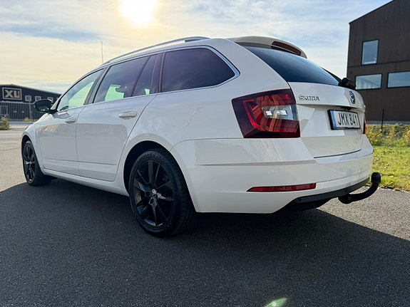 Skoda Octavia 3 of 8