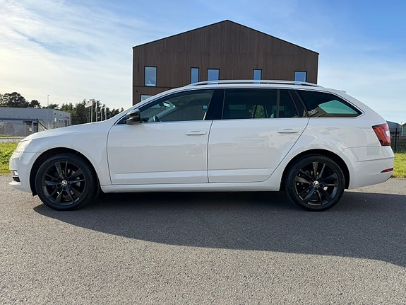 Skoda Octavia 2 of 8