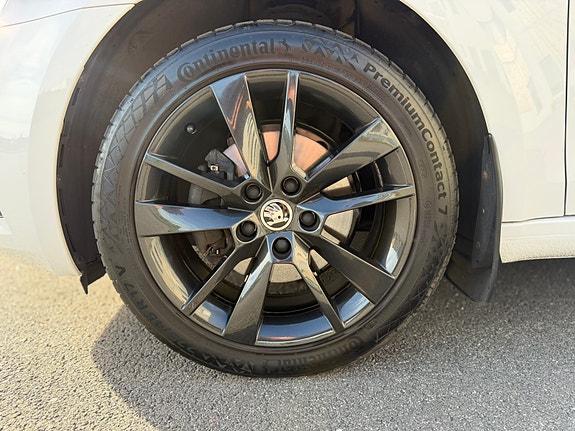 Skoda Octavia 5 of 8