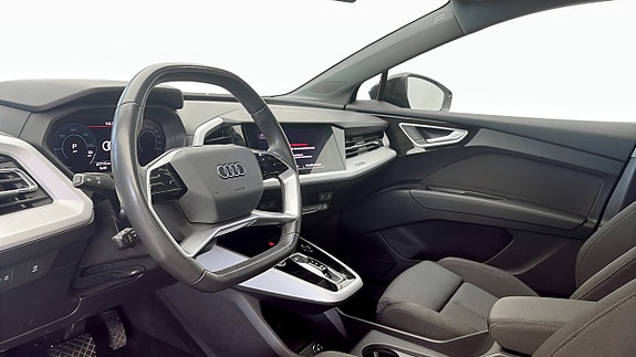 Audi Q4 e-tron 7 of 12