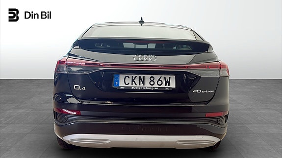 Audi Q4 e-tron 5 of 12
