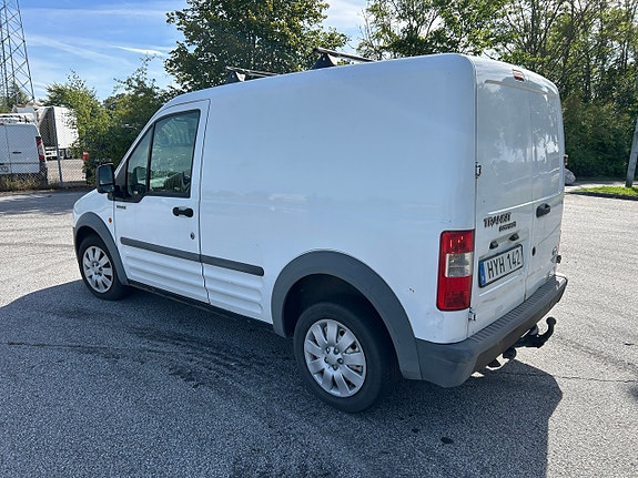 Ford Transit Connect 3 of 6