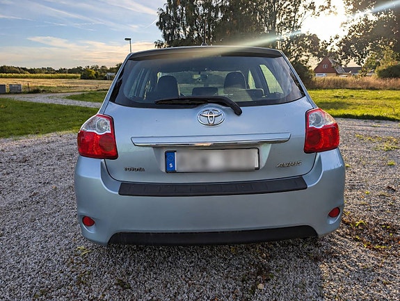 Toyota Auris 4 of 6