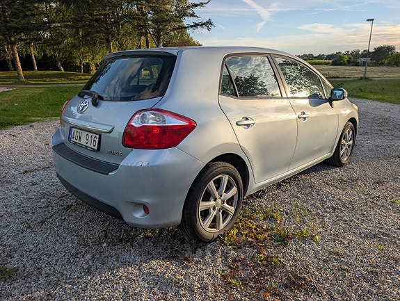 Toyota Auris 5 of 6