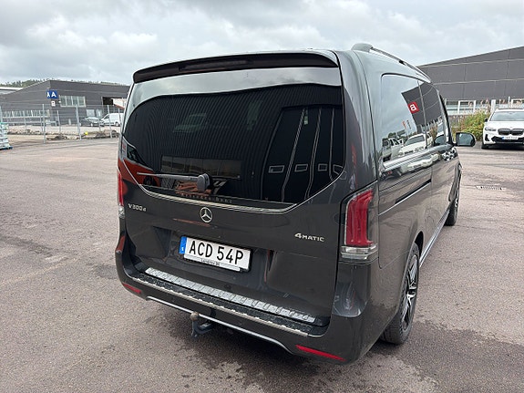 Mercedes-Benz V-Klass 4 of 6