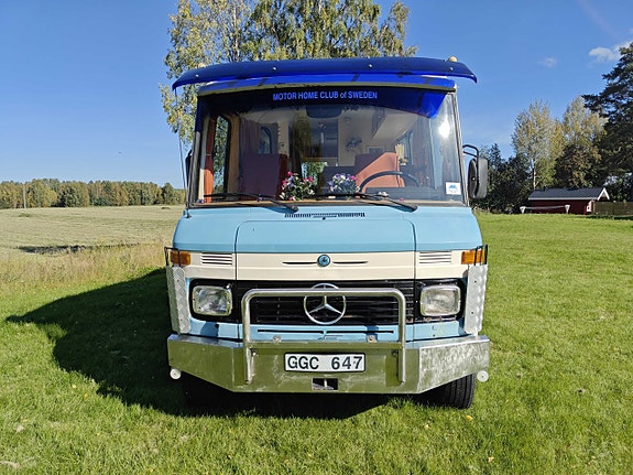 Mercedes-Benz T2 2 of 6