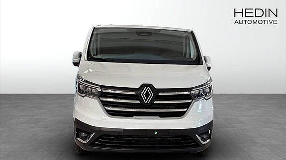Renault Trafic 8 of 9