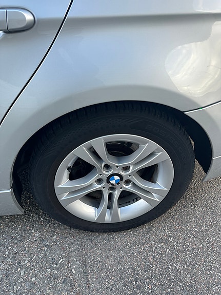 BMW 320i 7 of 7
