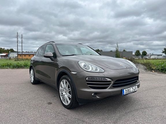 Porsche Cayenne 9 of 28