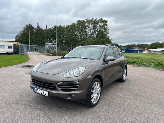 Porsche Cayenne 8 of 28