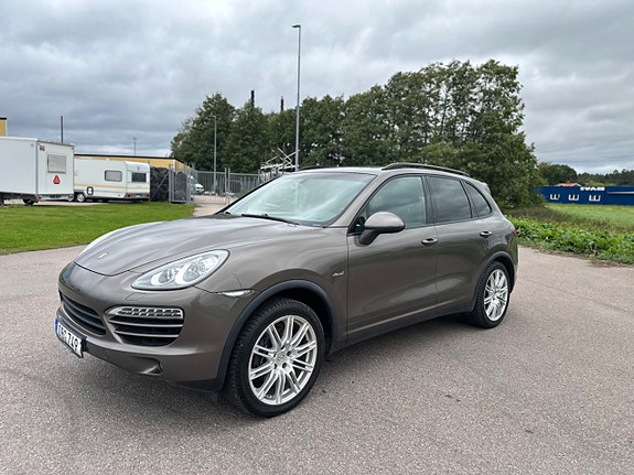 Porsche Cayenne 7 of 28
