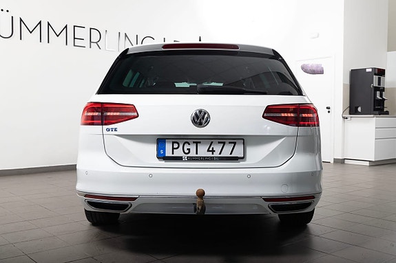 Volkswagen Passat 11 of 24