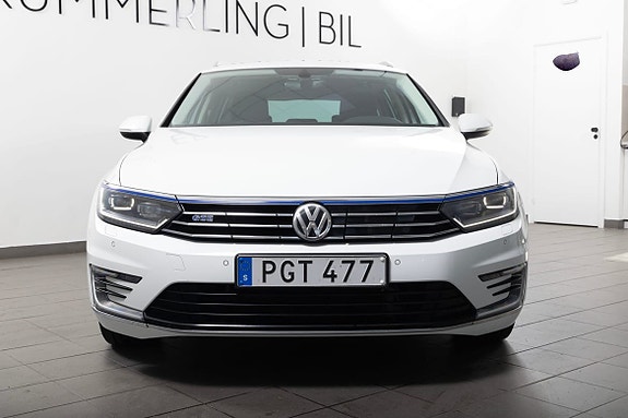 Volkswagen Passat 8 of 24