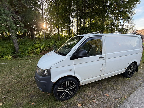 Volkswagen Transporter 2 of 26
