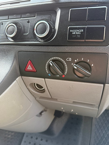Volkswagen Transporter 9 of 26