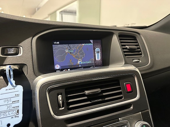 Volvo V60 13 of 17