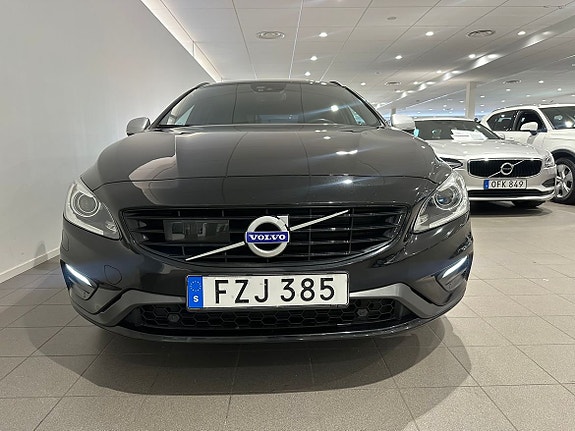 Volvo V60 2 of 17