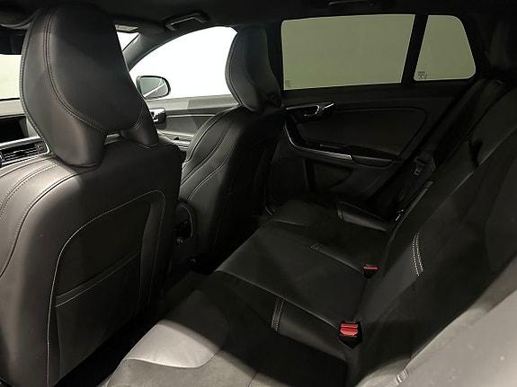 Volvo V60 10 of 17