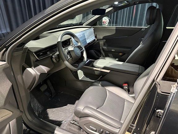 Mazda CX-6e 11 of 14