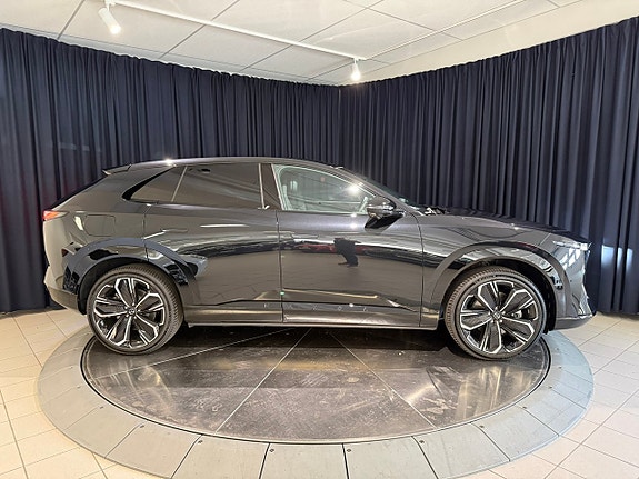 Mazda CX-6e 7 of 14