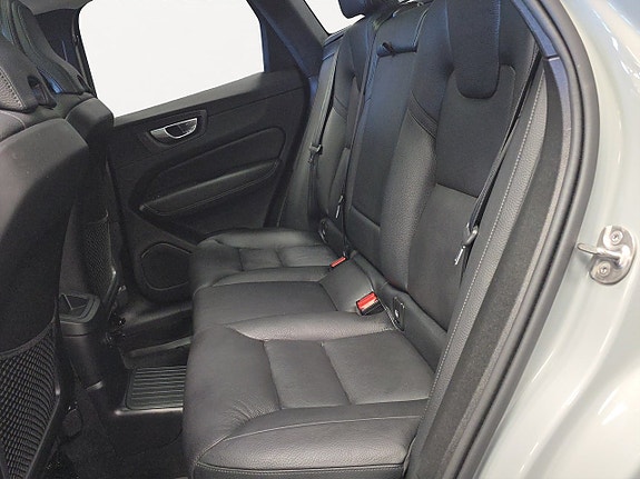 Volvo XC60 15 of 18