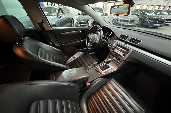 Volkswagen Passat 10 of 17